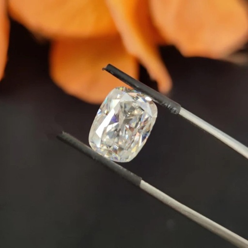 Loose Moissanite Off White Clean Elongated Cushion Cut 7.90 x 6.95 MM